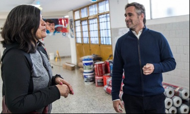 Achával recorrió obras de mantenimiento en las escuelas
