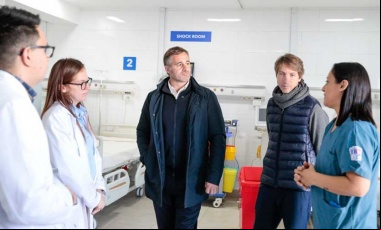 Achával inauguró el nuevo shockroom del Hospital Sanguinetti
