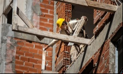 La venta de insumos para la construcción retrocedió un 12,1% mensual en mayo